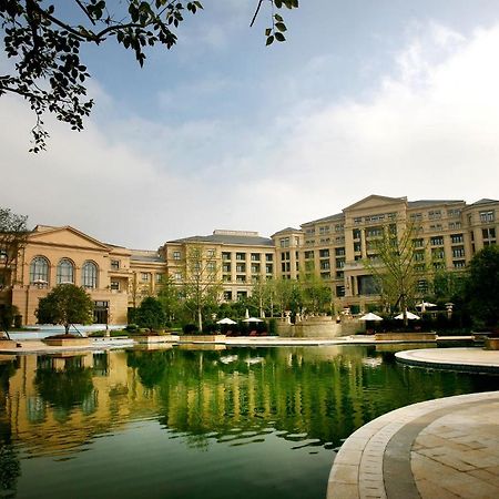 Landison Green Town Hotel Xinchang Exterior photo
