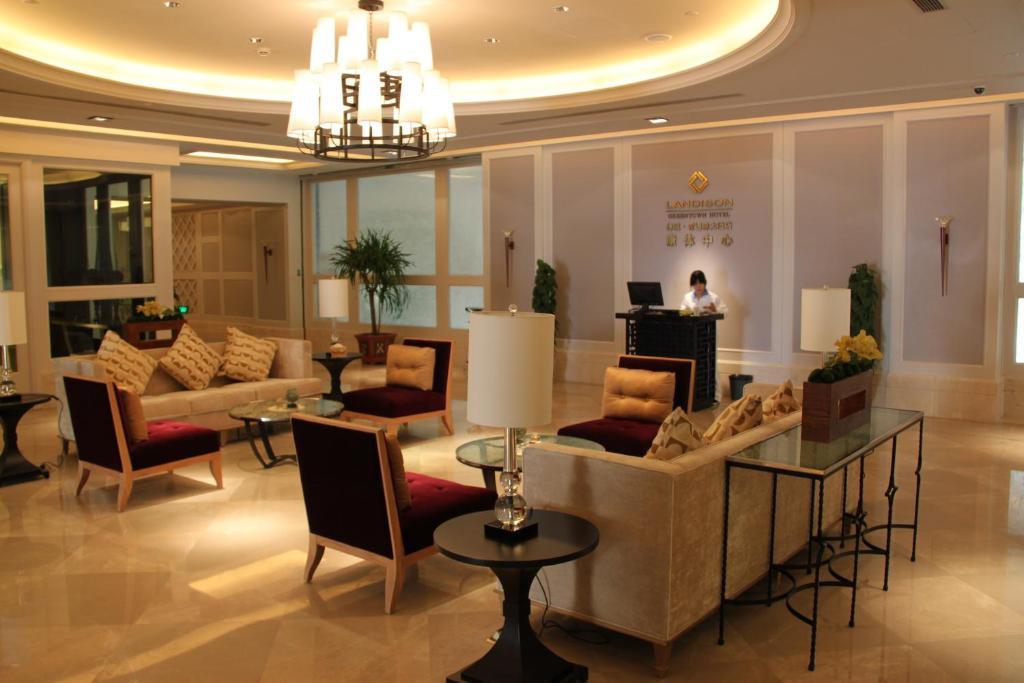 Landison Green Town Hotel Xinchang Exterior photo
