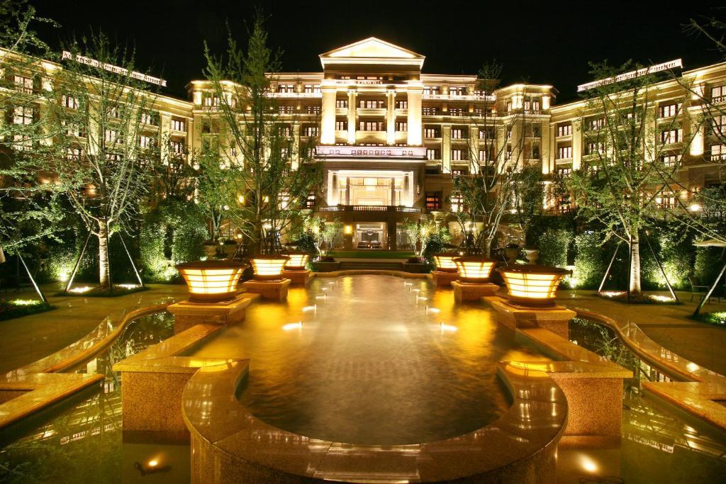 Landison Green Town Hotel Xinchang Exterior photo