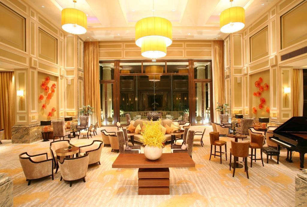 Landison Green Town Hotel Xinchang Exterior photo