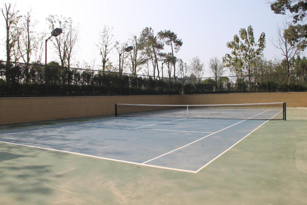 Landison Green Town Hotel Xinchang Exterior photo
