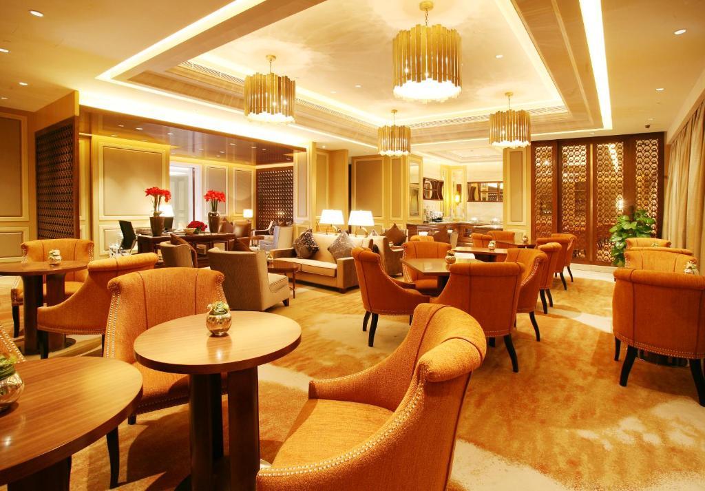 Landison Green Town Hotel Xinchang Exterior photo